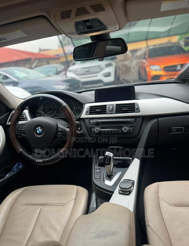 BMW 320i Sedan RWD 2015 Blue