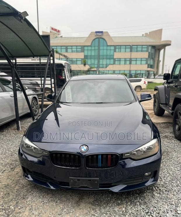 BMW 320i Sedan RWD 2015 Blue