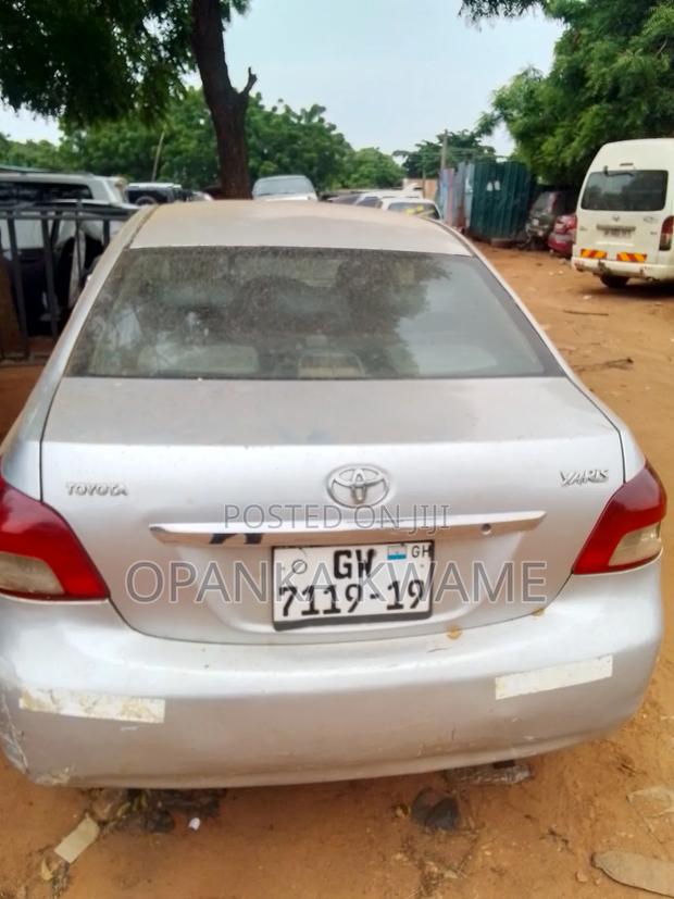 Toyota Yaris 2015 Silver
