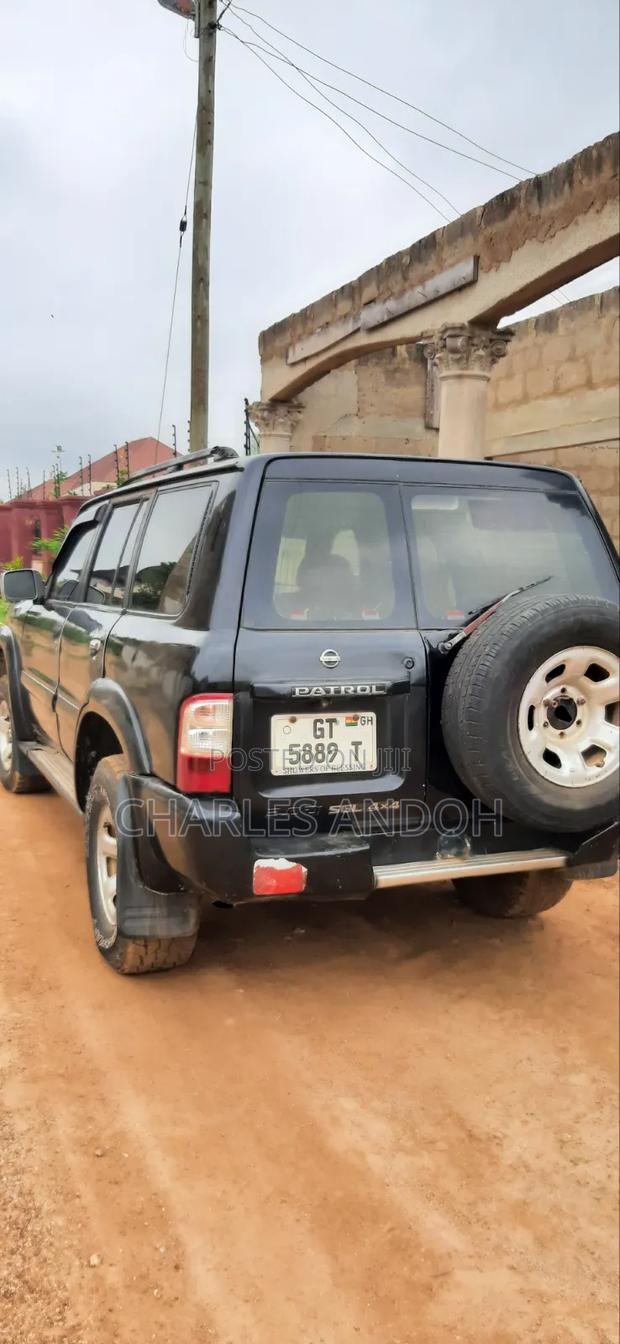 Nissan Patrol 2001 Black