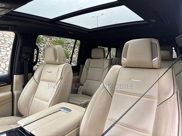Cadillac Escalade 2022 Black