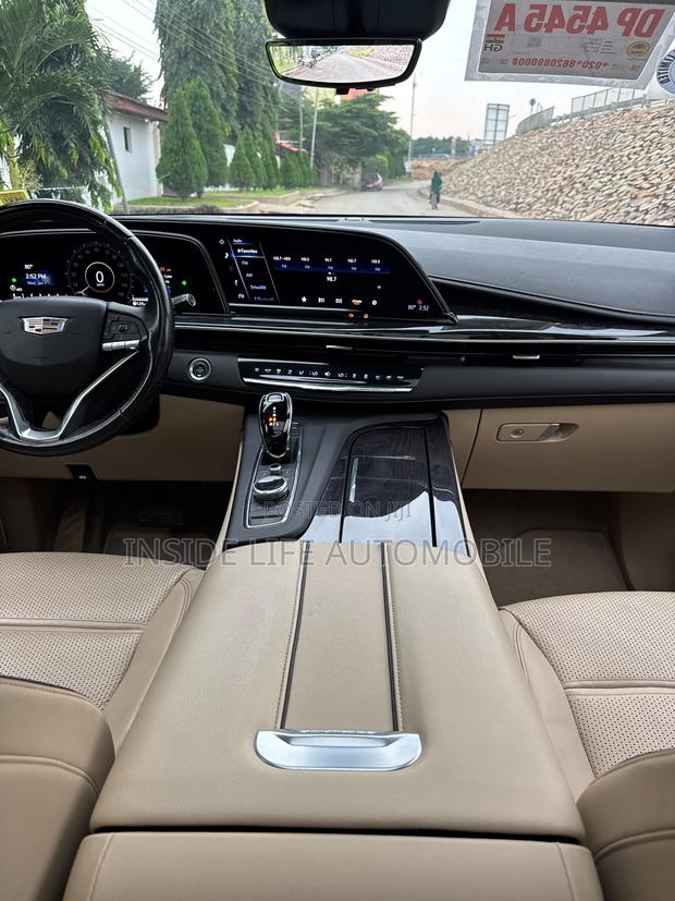 Cadillac Escalade 2022 Black
