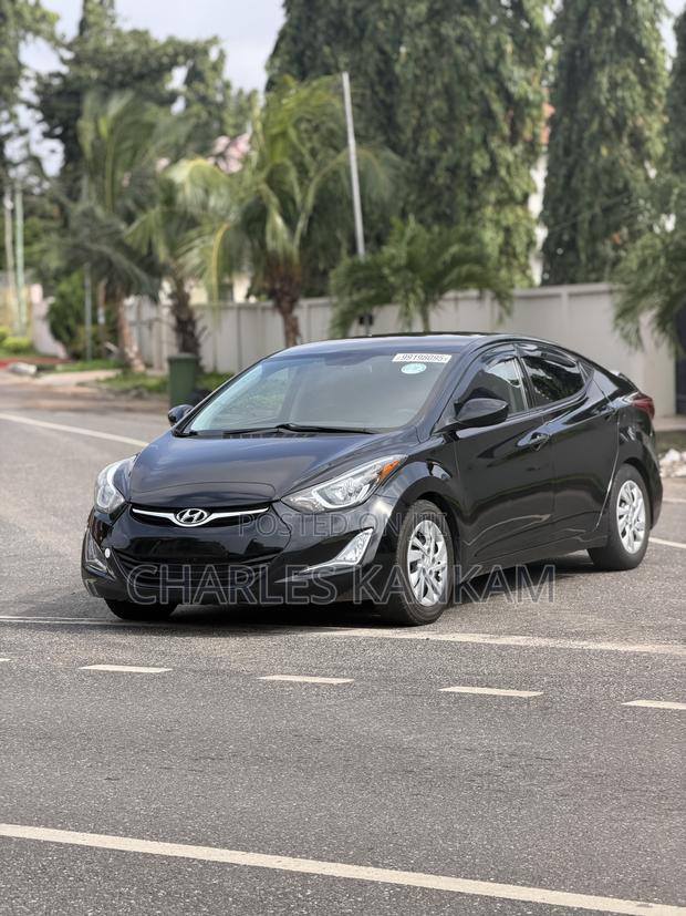 Hyundai Elantra SE Sedan FWD (1.8L 4cyl 6A) 2016 Black