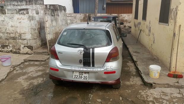 Toyota Vitz 2010 Gray