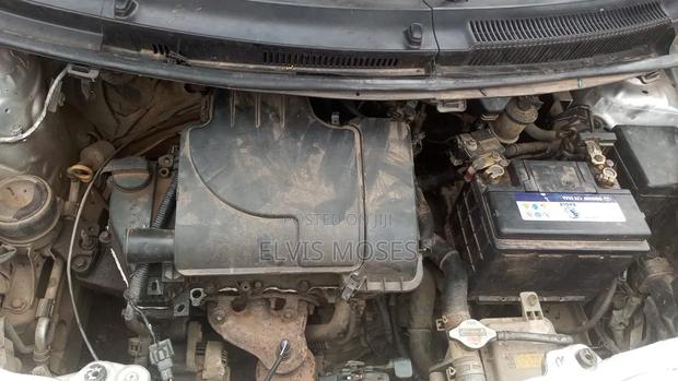 Toyota Vitz 2010 Gray