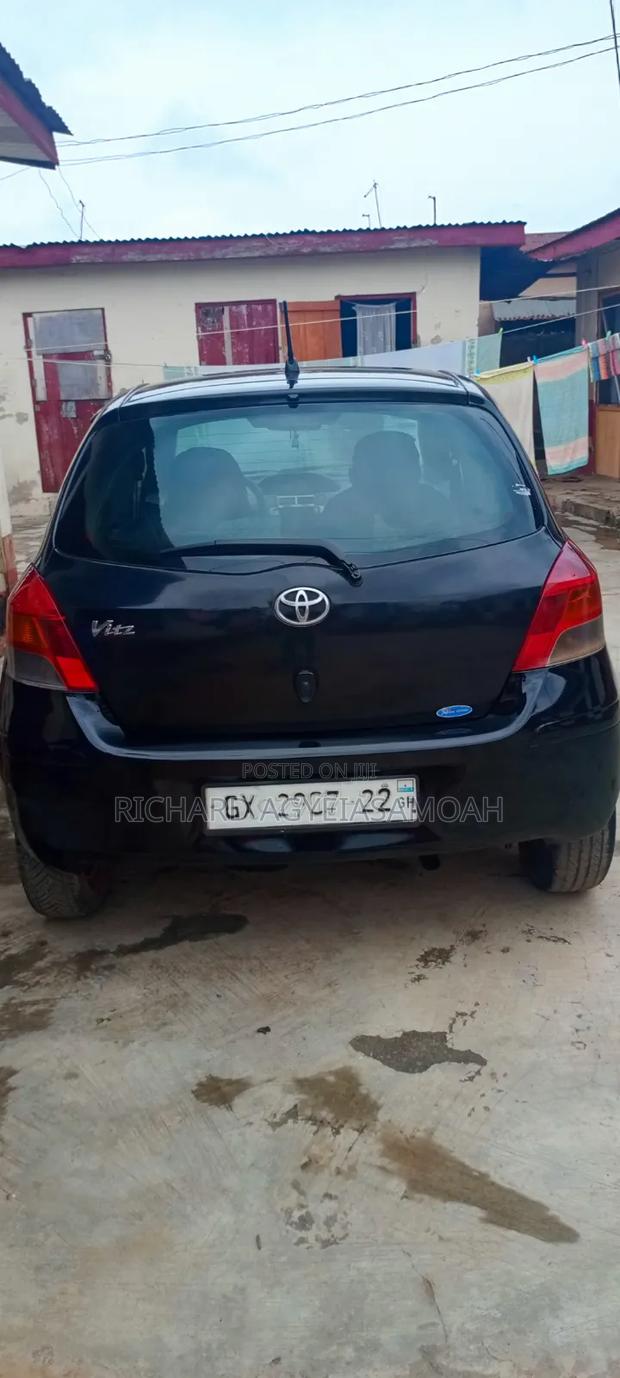 Toyota Vitz 2010 Black