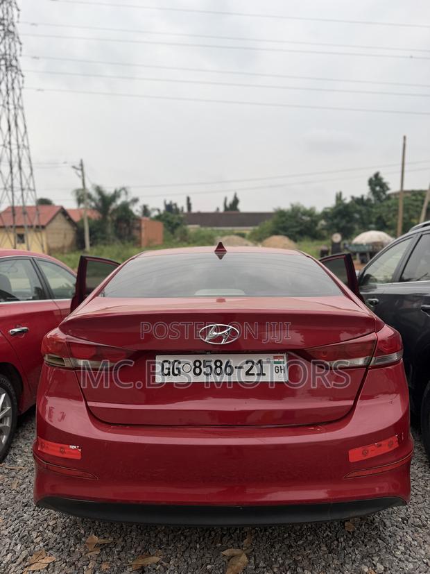 Hyundai Elantra 2017 Red