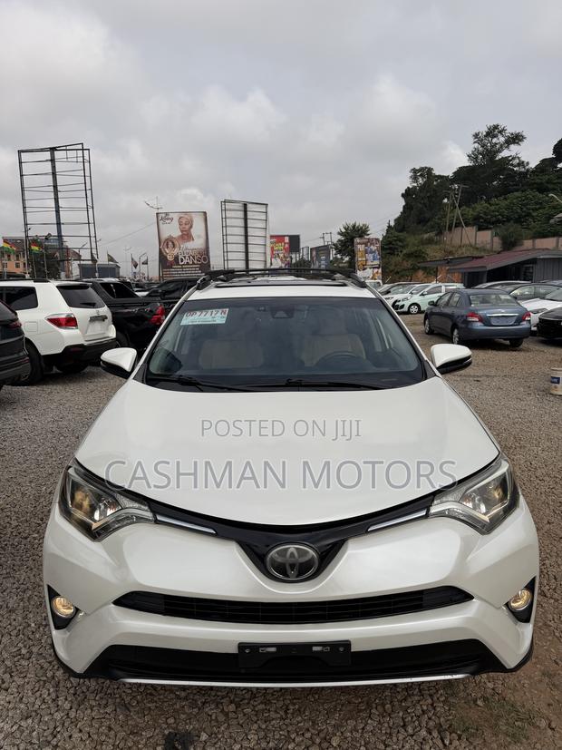 Toyota RAV4 Limited 4dr SUV AWD (2.5L 4cyl 6A) 2018 White