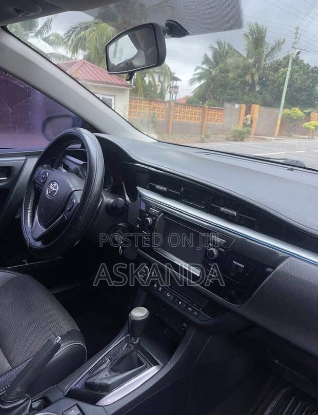 Toyota Corolla S 4dr Sedan (1.8L 4cyl CVT) 2014 Gray