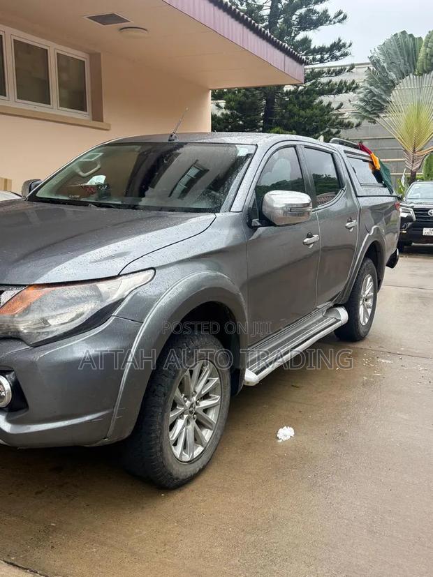 Mitsubishi L200 2018 Silver