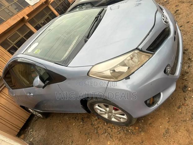 Toyota Vitz 2013 Ivory