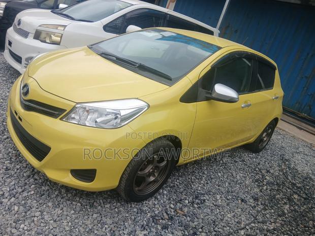 Toyota Vitz 2013 Yellow