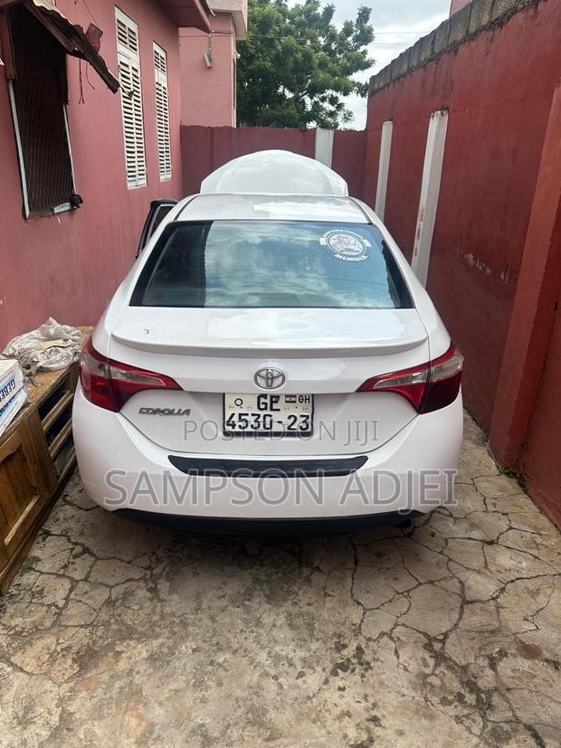 Toyota Corolla 2014 White