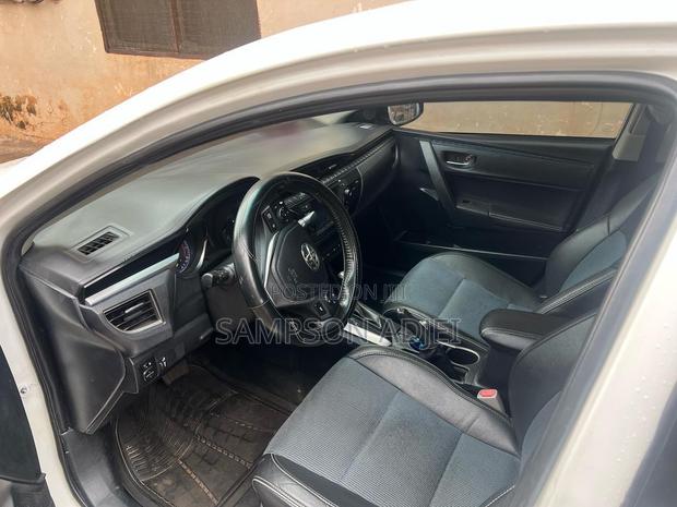 Toyota Corolla 2014 White