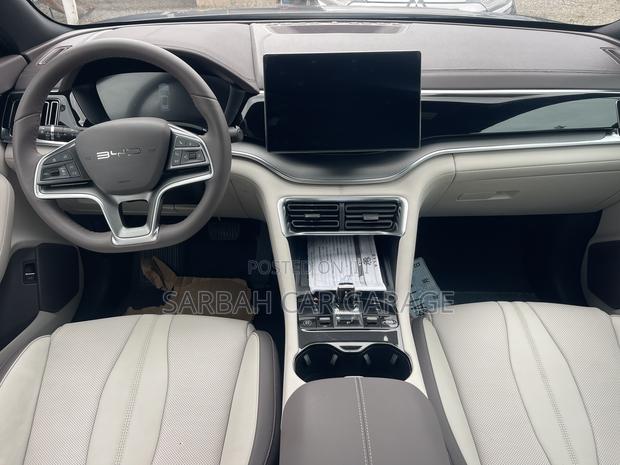 BYD Song Plus DM-i 2024 Silver