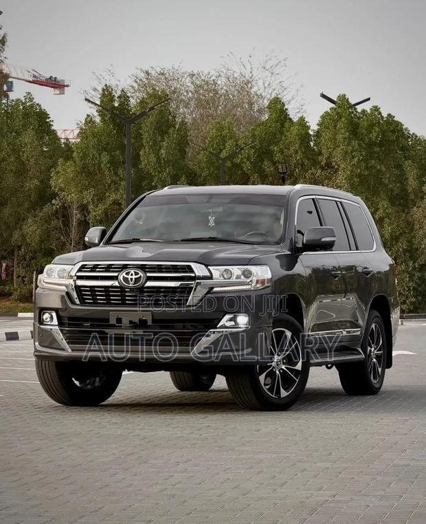 Toyota Land Cruiser 4.0 V6 GXR 2021 Gray