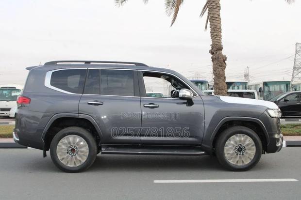 New Toyota Land Cruiser 2025 Gray