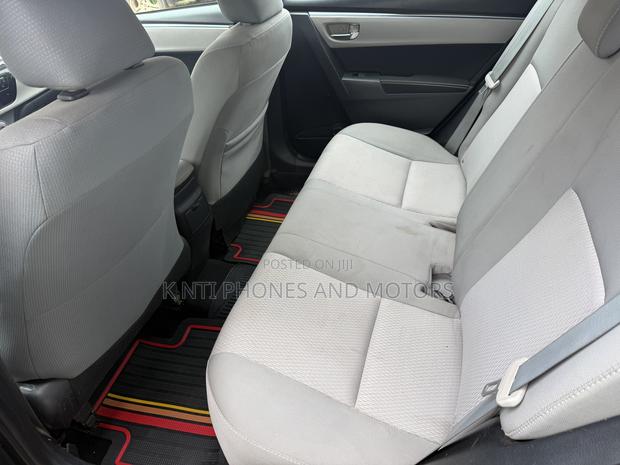 Toyota Corolla LE 4dr Sedan (1.8L 4cyl CVT) 2015 Black