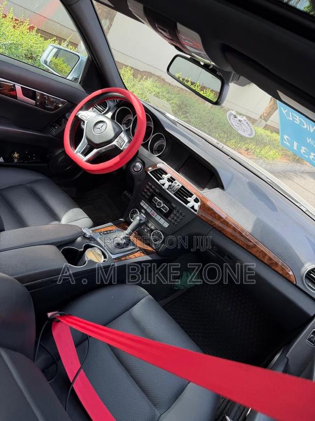 Mercedes-Benz C250 2014 Blue