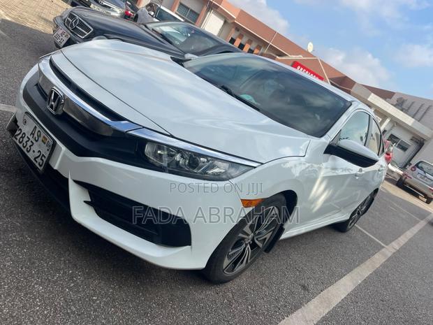 Honda Civic Sport Touring 4dr Hatchback (1.5L 4cyl) 2017 White