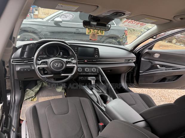 Hyundai Elantra Limited IVT 2025 Black