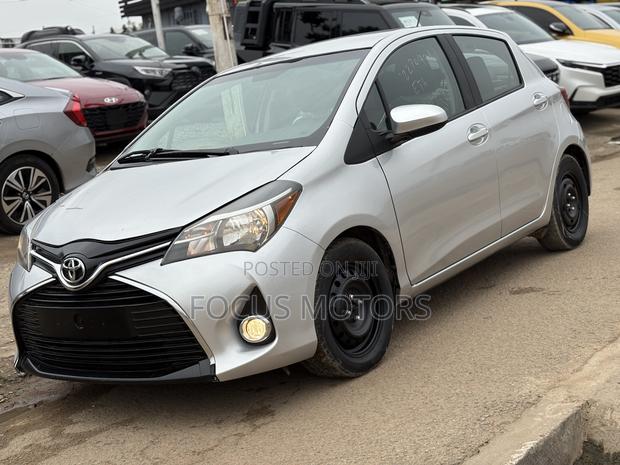 Toyota Yaris LE Hatchback 5dr 2016 Silver