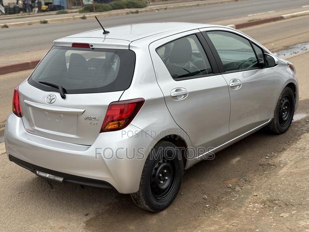 Toyota Yaris LE Hatchback 5dr 2016 Silver