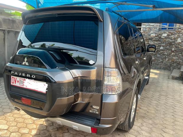 Mitsubishi Pajero 2016