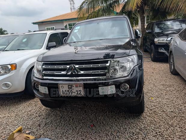 Mitsubishi Pajero 2010 Black