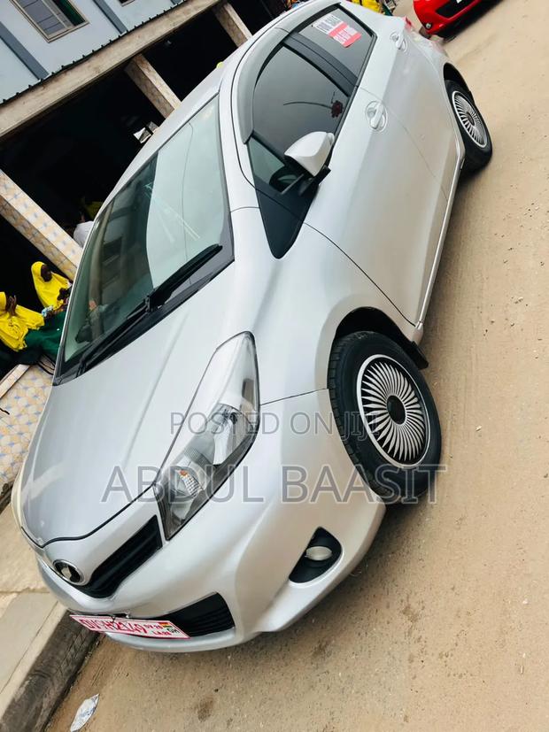 Toyota Vitz 1.3 FWD 5dr 2013 Silver