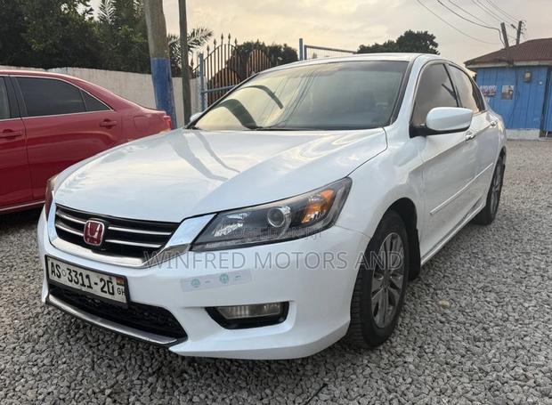 Honda Accord Sport 4dr Sedan FWD (2.4L 4cyl 2A) 2016 White