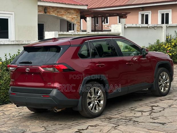Toyota RAV4 2019 Red