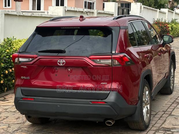 Toyota RAV4 2019 Red