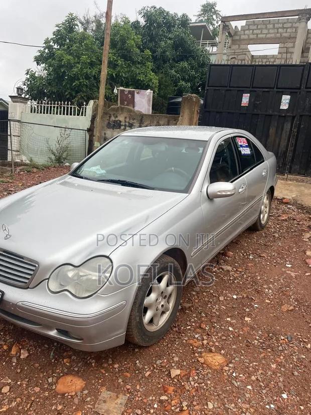 Mercedes-Benz C250 2003 Gold