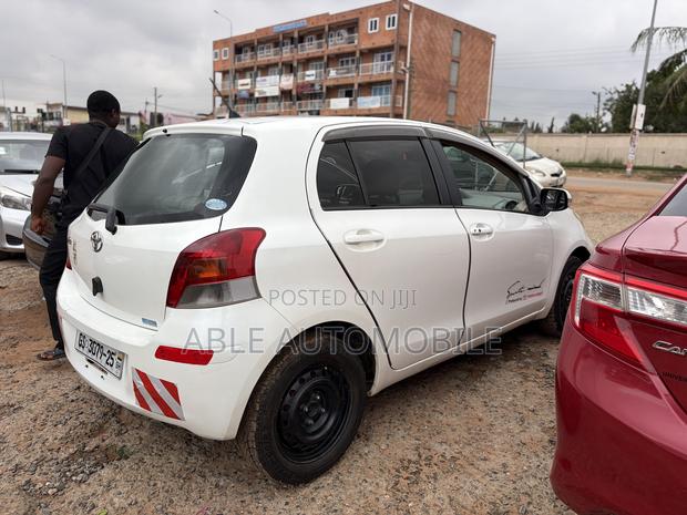 Toyota Vitz 1.0 FWD 3dr 2010 White