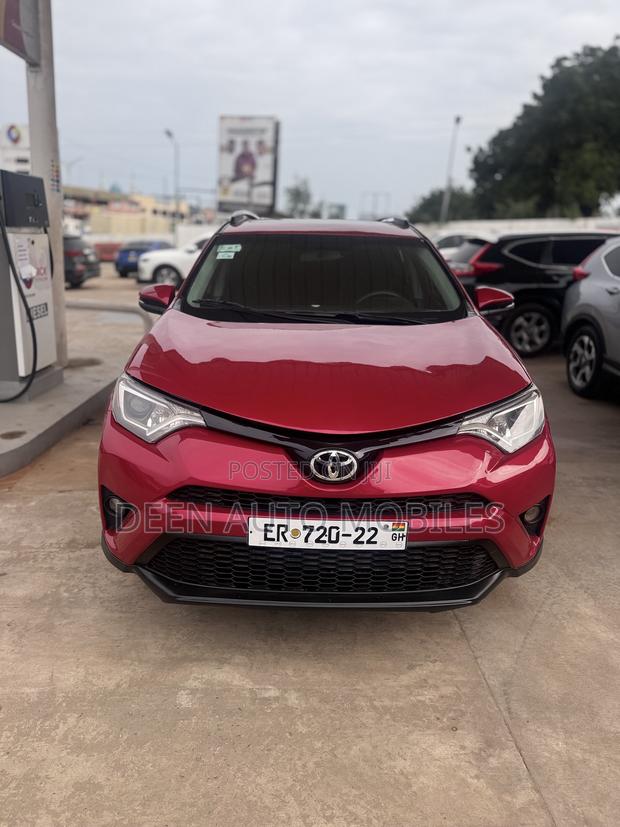 Toyota RAV4 XLE 4dr SUV AWD (2.5L 4cyl 6A) 2015