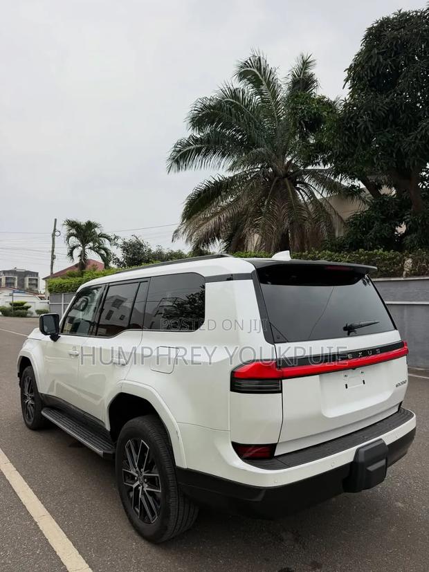 Lexus GX 2025 White
