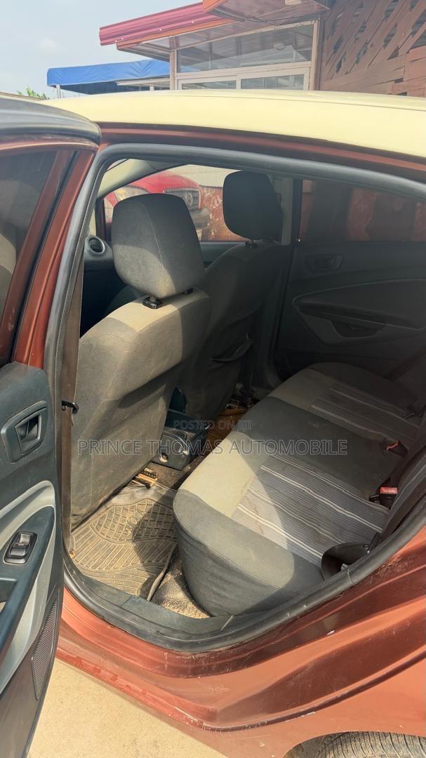 Ford Fiesta 2010 Brown