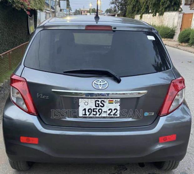 Toyota Vitz 1.3 FWD 5dr 2013 Matt Black