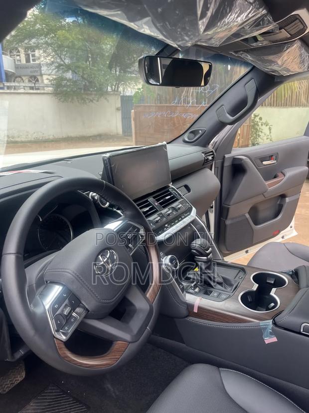New Toyota Land Cruiser 2024 White