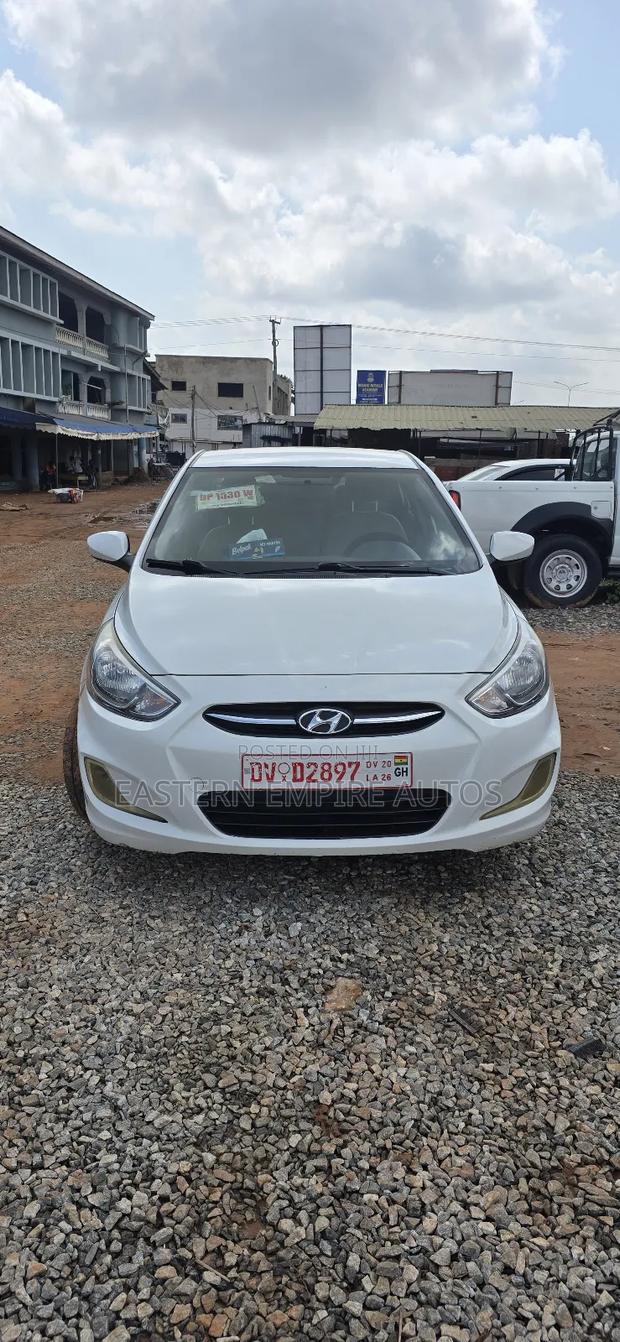 Hyundai Accent SE Sedan 2017 White