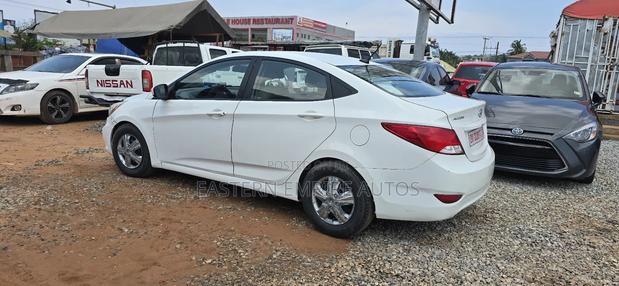 Hyundai Accent SE Sedan 2017 White