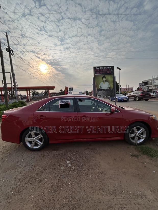 Toyota Camry SE 4dr Sedan w/Prod. End 11/13 (2.5L 4cyl 6A) 2014 Red