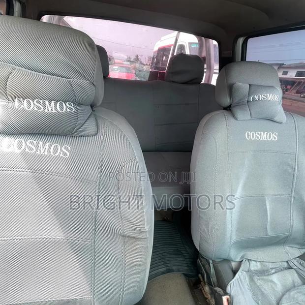 Nissan Hardbody 2003 White
