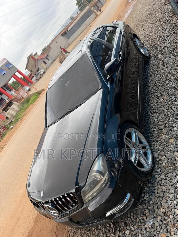 Mercedes-Benz C300 2013 Black