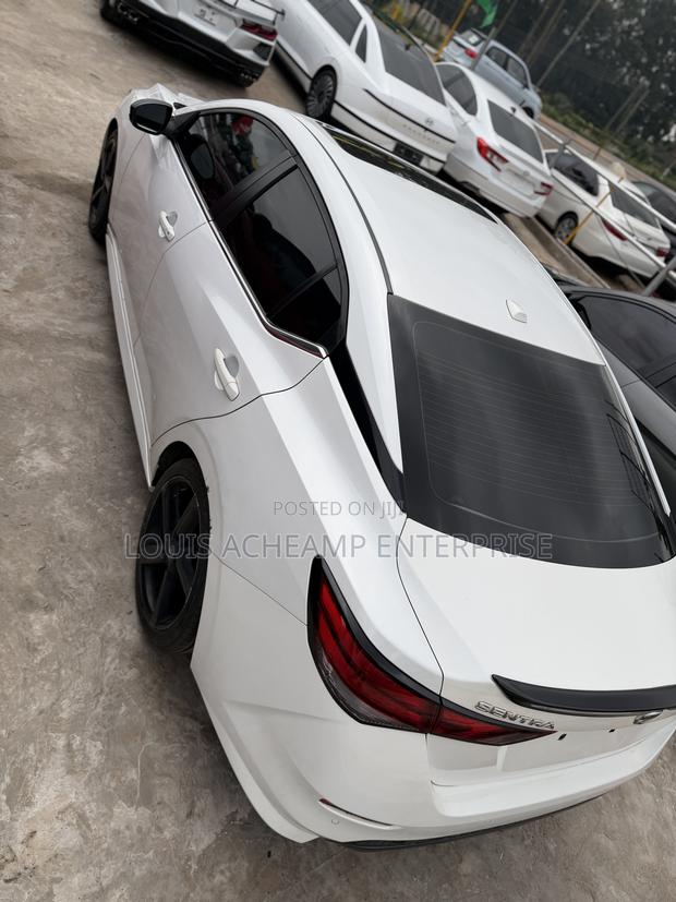 Nissan Sentra 2021 White