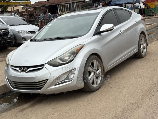 Hyundai Elantra 2015 Silver
