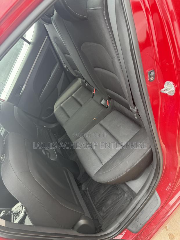 Hyundai Elantra 2017 Red