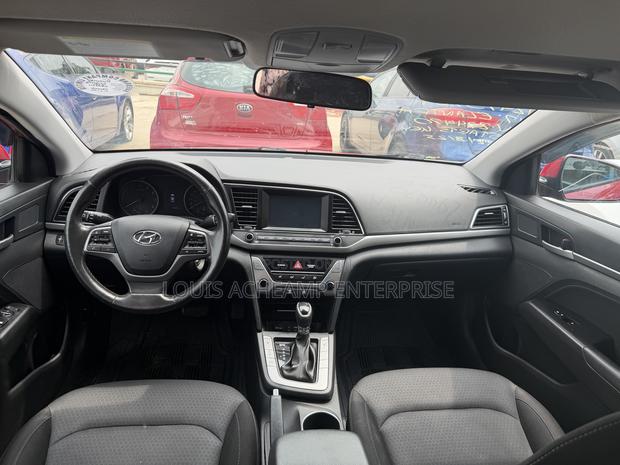 Hyundai Elantra 2017 Red