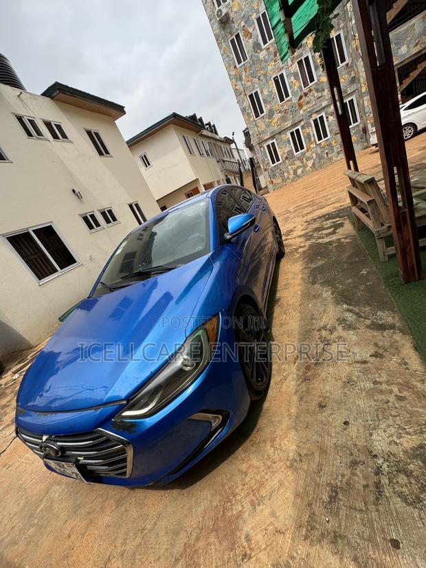 Hyundai Elantra Value Edition Sedan FWD (2.0L 4cyl 6A) 2017 Blue
